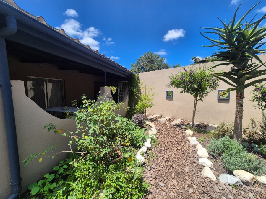 4 Bedroom Property for Sale in Twee Rivieren Western Cape